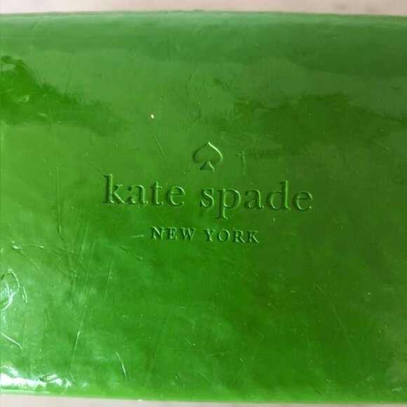 KATE SPADE Wink Wink Green Hard Glass Clamshell Case - Picture 2 of 10